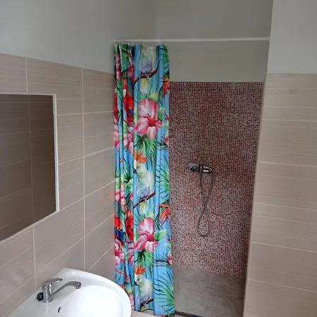 Pralinka Sro Jesenice U Rakovnika Guest house *